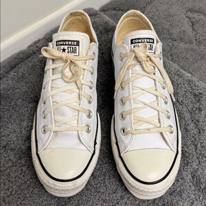 Women’s Converse Chuck Taylor’s 8.5  White leather all star lift platform